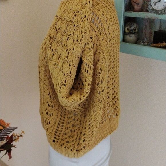 Forever 21 Oversized Sweater - Picture 3 of 7